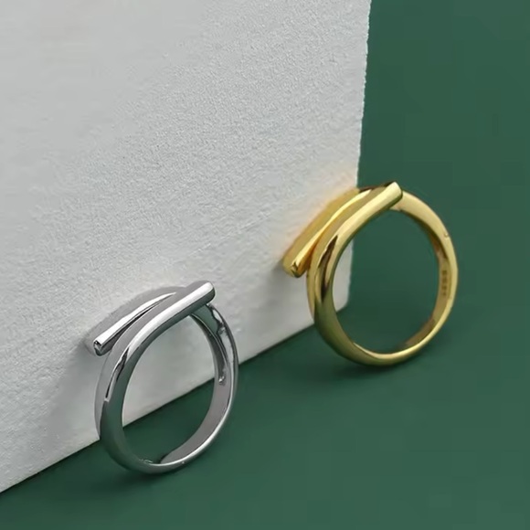 Lisette - Chic Irregular Ring 925 Sterling Silver/14K Gold Plated. Adjustable - Picture 6 of 7